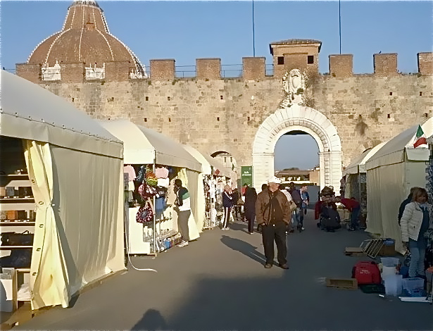 bancarelle-piazza-manin