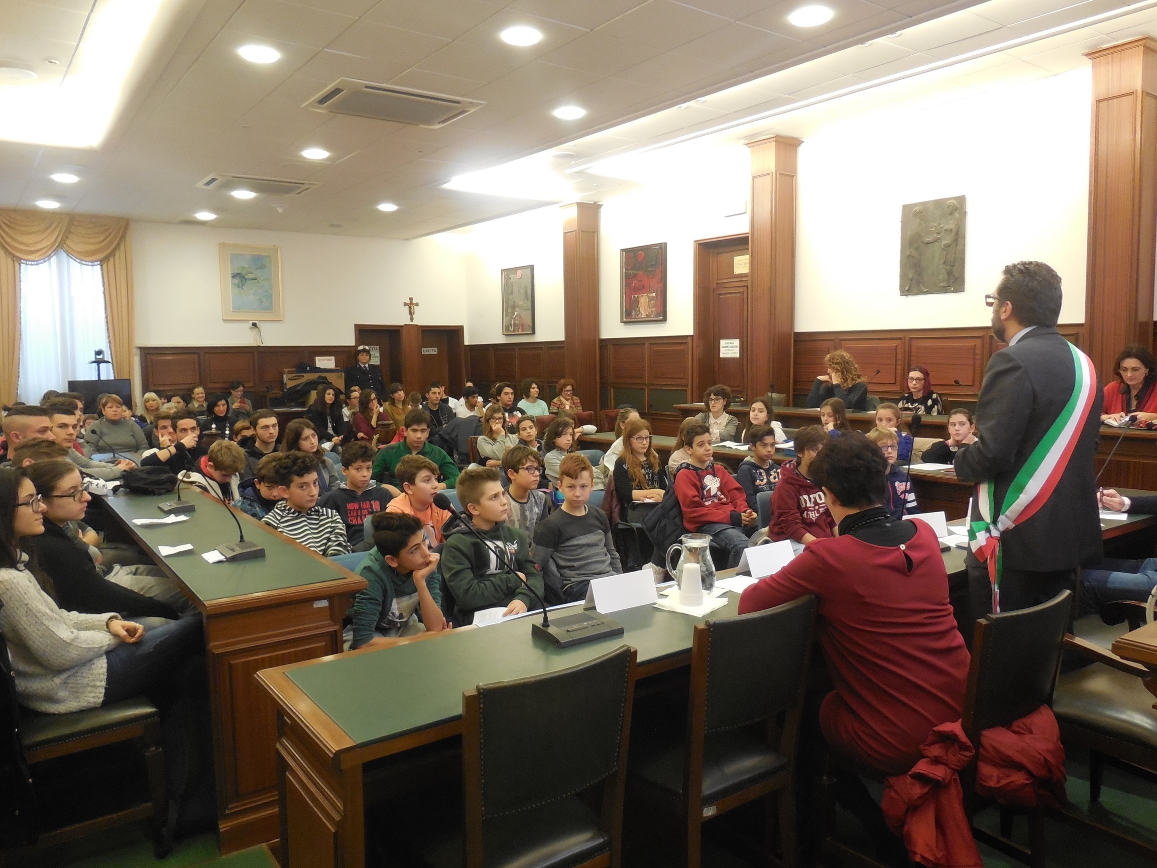 Le scuole presenti nella sala del conisglio comunale