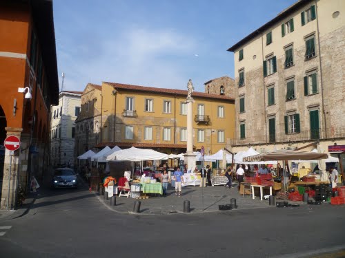 piazza cairoli