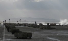 Allerta mareggiate, a Marina onde fino a 7 metri nella notte