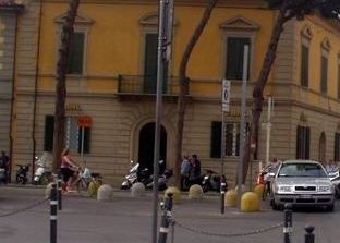 Bancarelle Duomo in Largo Cocco Griffi, ConfcommercioPisa contraria