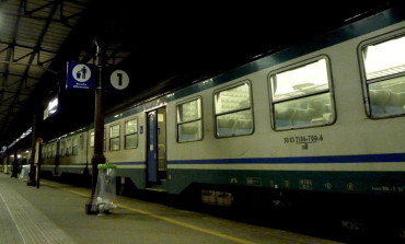 Giovani minacciati da uomo armato e rapinati sul treno