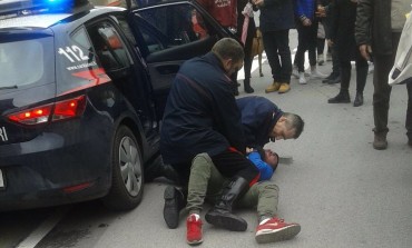 Aggredisce conducente bus e viene arrestato