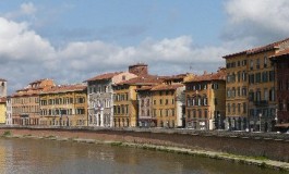 Pisa, Ferrari storiche: sfilata sotto la Torre e sui lungarni