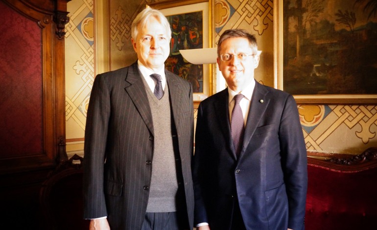 Il sindaco Filippeschi incontra l’ambasciatore britannico Christopher Prentice