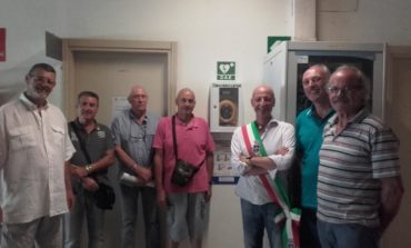 Cascina, donati al Comune due nuovi defibrillatori