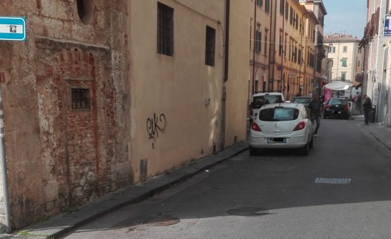 Pisa, lavori ai marciapiedi in via Palestro