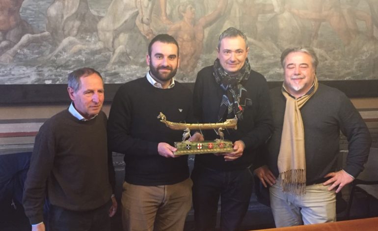 Regata Antiche Repubbliche Marinare: consegnato a Pisa, città ospitante, il trofeo che sarà assegnato alla vincitrice