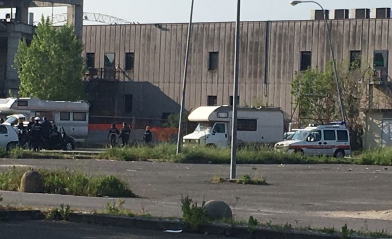 Cascina, sgomberato dai camper il parcheggio in via del Nugolaio