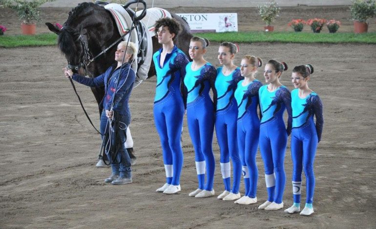 A lezione di volteggio equestre con atleti dell nazionale italiana