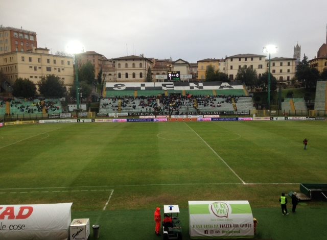 Derby con poche emozioni: Siena-Pisa 0-0