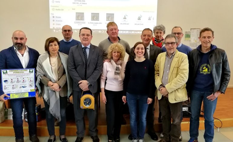 IL COLLEGIO DEI GEOMETRI DI PISA DONA UN DEFIBRILLATORE AL “FERMI” DI PONTEDERA