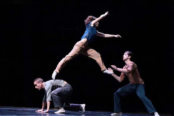 Pisa, al Teatro Verdi  IMPERFECT DANCERS COMPANY con EMPTY FLOOR