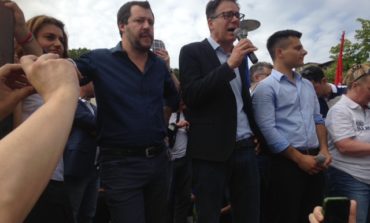 Matteo Salvini saluta Pisa al mercato di Via Paparelli