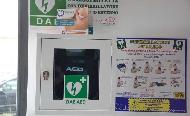 Nuovo defibrillatore alla farmacia comunale di Cascina