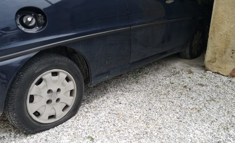 San Giuliano Terme, atto vandalico all’auto del candidato a sindaco Masini