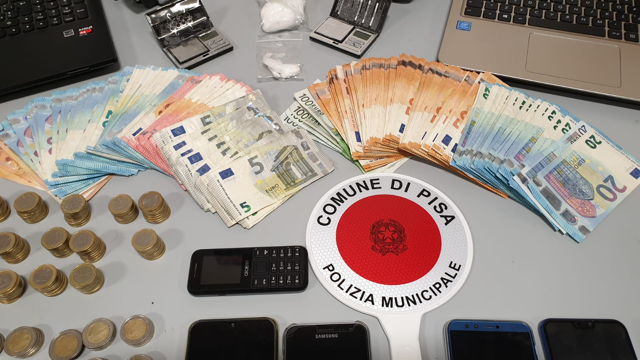 Droga e spaccio, un arresto in Lungarno Fibonacci