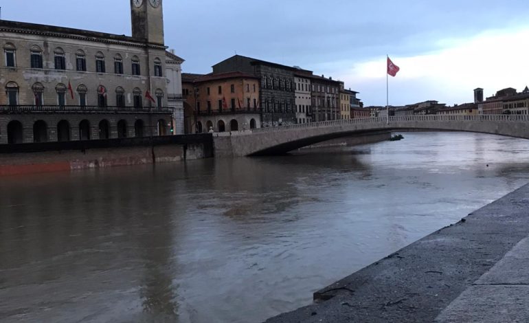 Possibile piena Arno, disposto l’avvio del piano di protezione civile