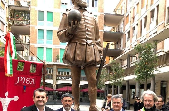 Inaugurata la statua dedicata a Galileo Galilei