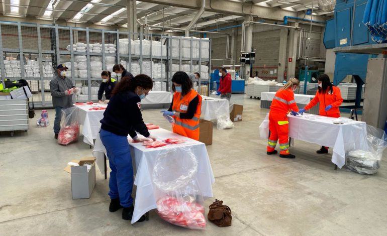 Emergenza Covid-19, mascherine e guanti obbligatori per il personale di supermercati e attività commerciali