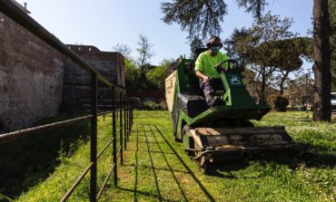 Verde urbano a Pisa, ripreso a pieno ritmo il servizio di taglio dell’erba