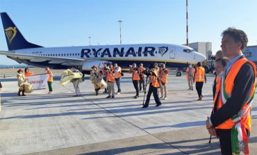Aeroporto, arrivato il primo volo Ryanair dopo il lockdown