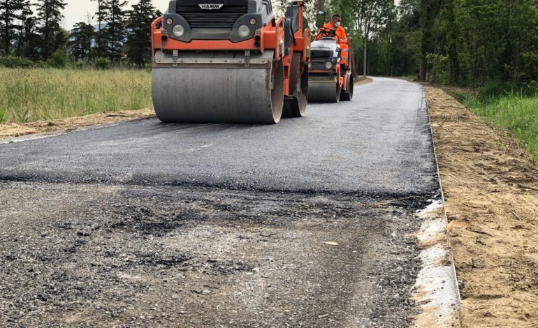 Ciclopista del Trammino, proseguono i lavori per la stesura dell’asfalto