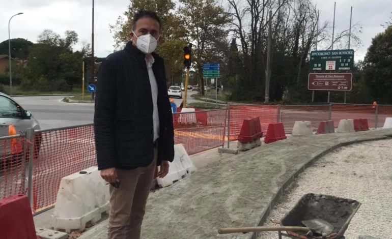 Rotatoria viale delle Cascine, terminato il nuovo marciapiede