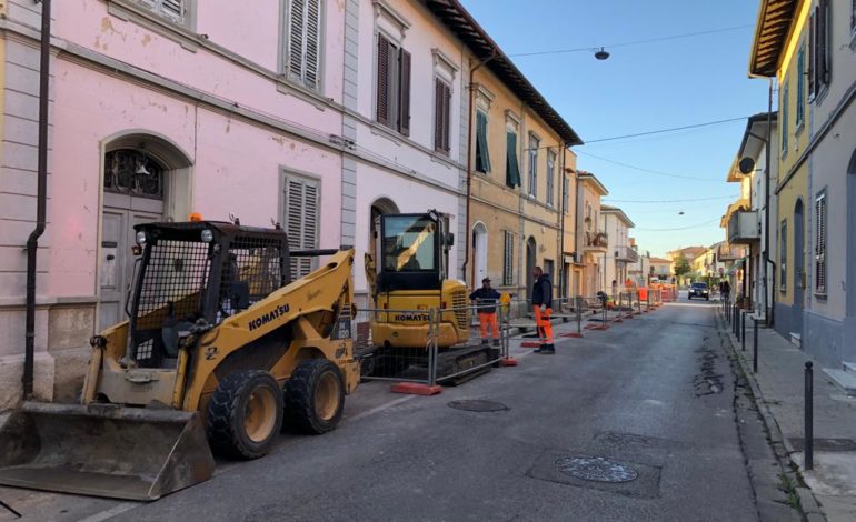 Piano delle manutenzioni, partito il rifacimento del marciapiede in via Fiorentina a Riglione