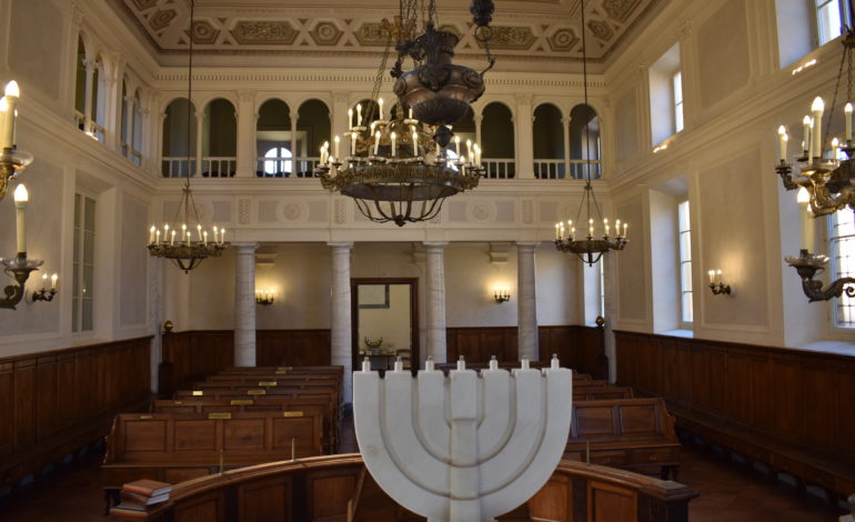 ﻿Inizia Chanukkah, la festa dei lumi