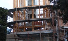 ﻿Giardino Scotto, in costruzione la torre in legno che porterà ai camminamenti in quota