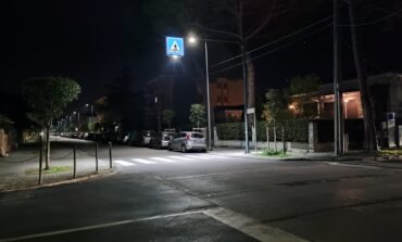 Sicurezza stradale, attraversamenti luminosi e nuovi semafori per tutelare i pedoni