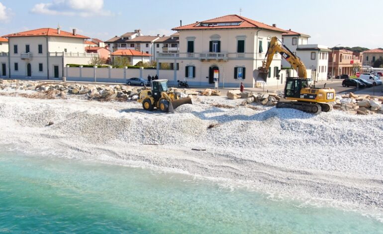 Spiagge di ghiaia: in fase di conclusione la spianatura