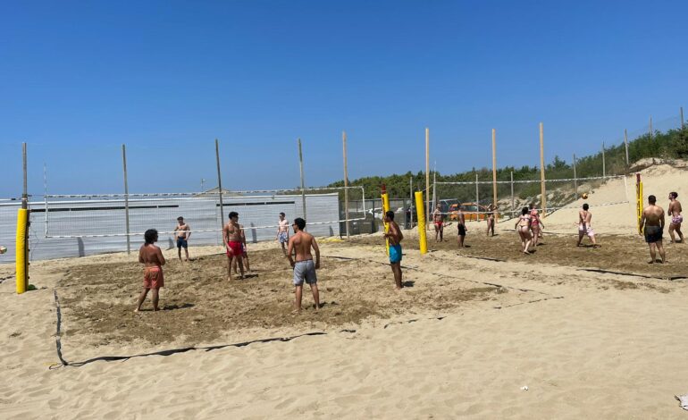 Domenica 30 luglio al Bagno degli Americani Torneo Beach Volley Misto 4×4