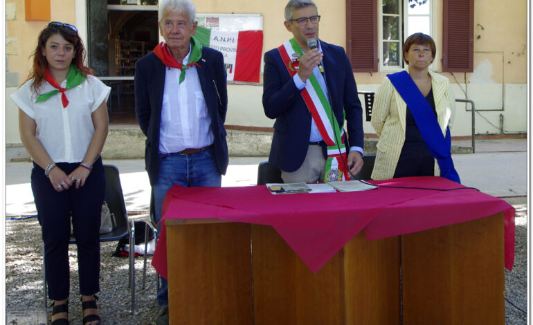 ﻿La commemorazione della Liberazione di Calcinaia con la premiazione dei centisti e la consegna della Costituzione ai 18enni