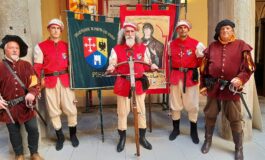 Sul prato di piazza Duomo il torneo nazionale della balestra antica